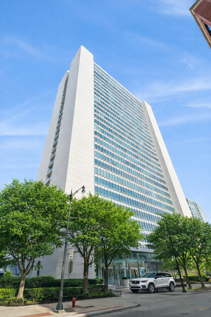 500 W Superior Street Unit: 1308