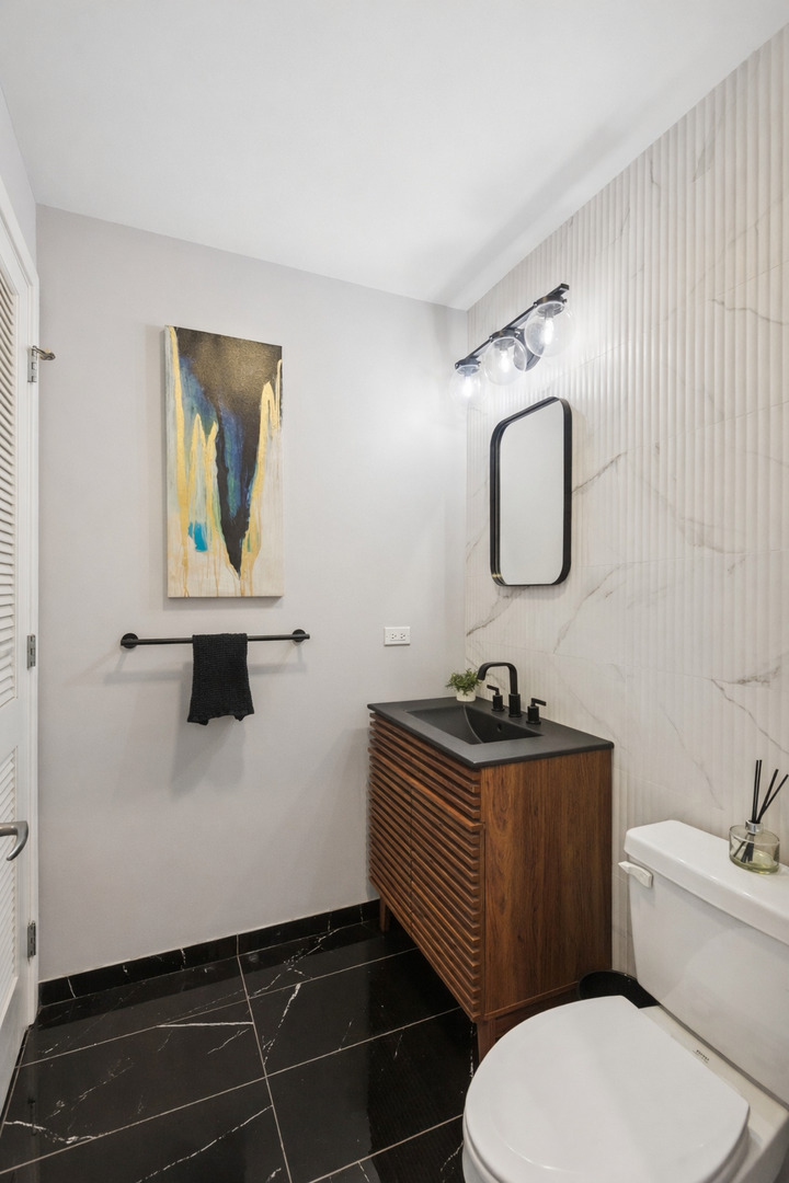 500 W Superior Street Unit: 1308