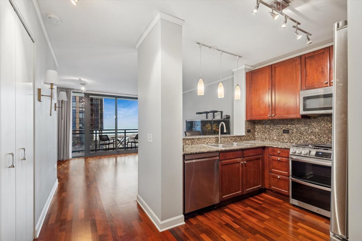 201 N Westshore Drive Unit: 904