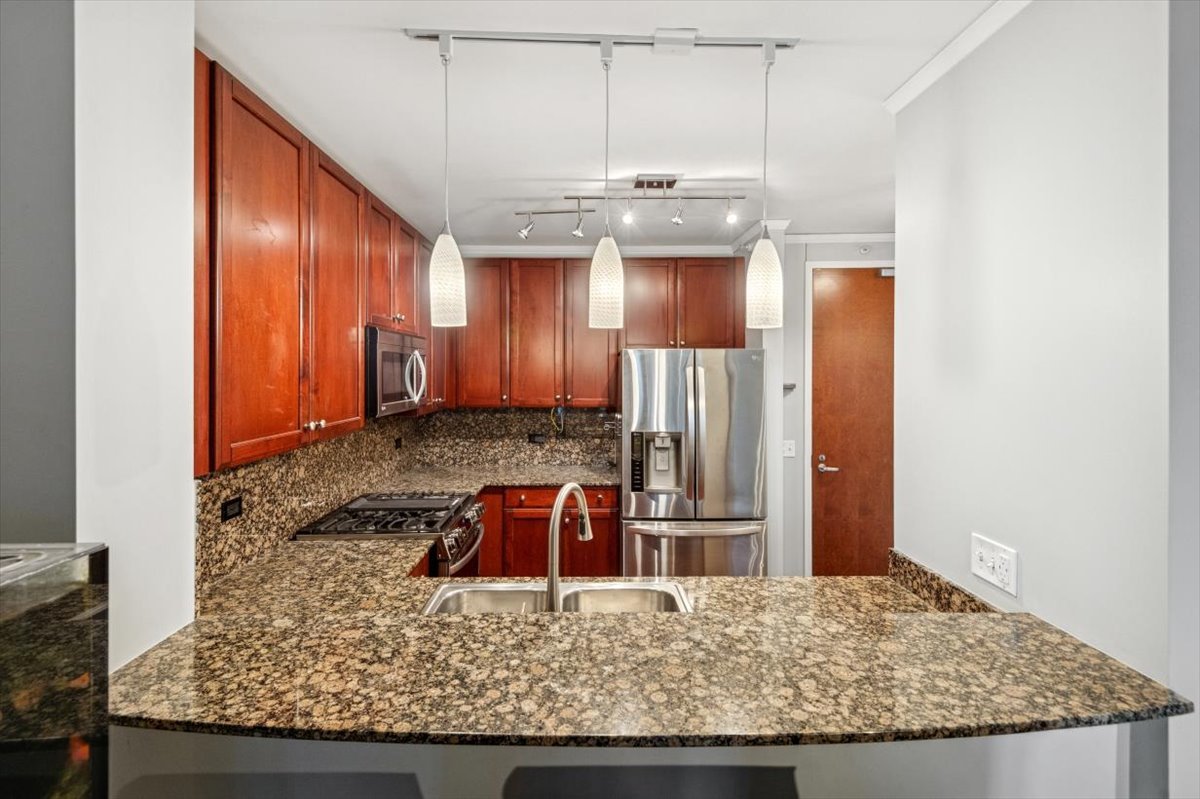 201 N Westshore Drive Unit: 904
