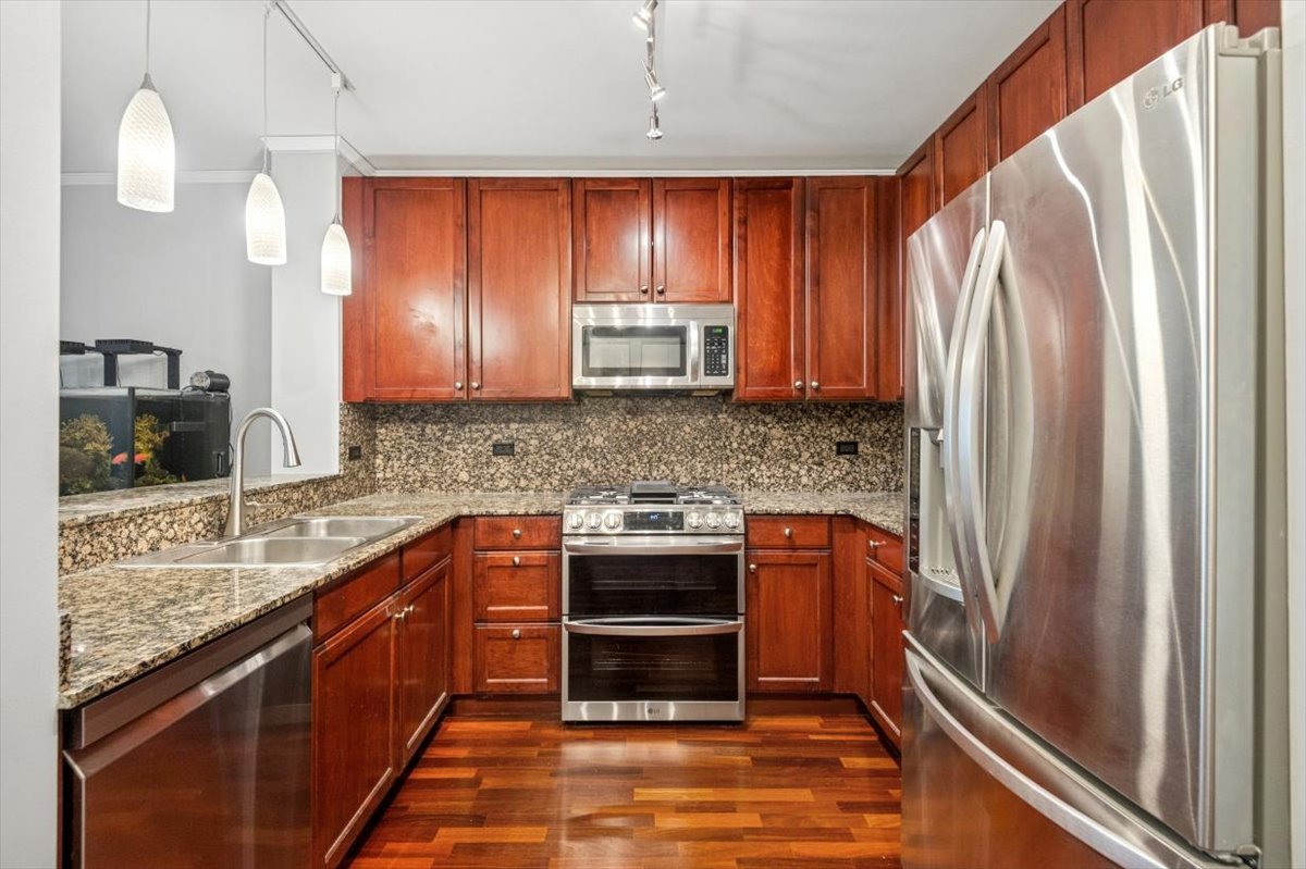 201 N Westshore Drive Unit: 904