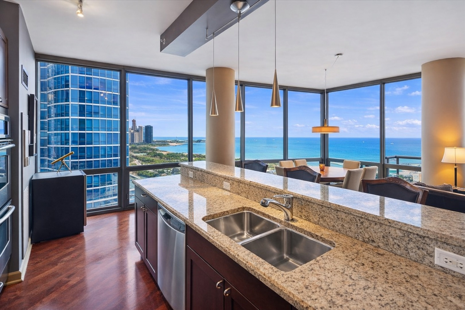 1235 S Prairie Avenue Unit: 3101