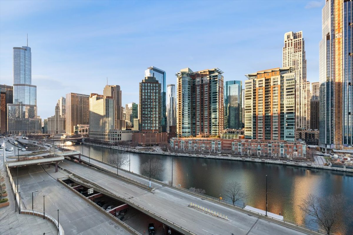 450 E Waterside Drive Unit: 501