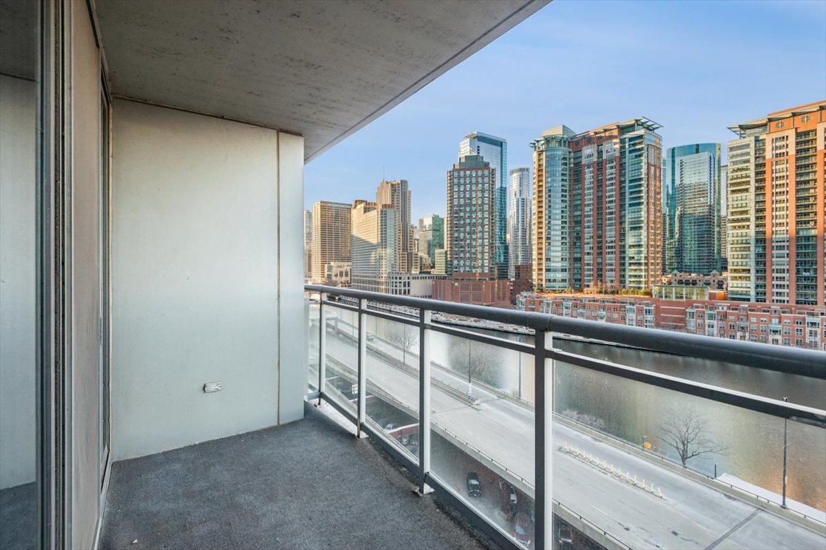 450 E Waterside Drive Unit: 501