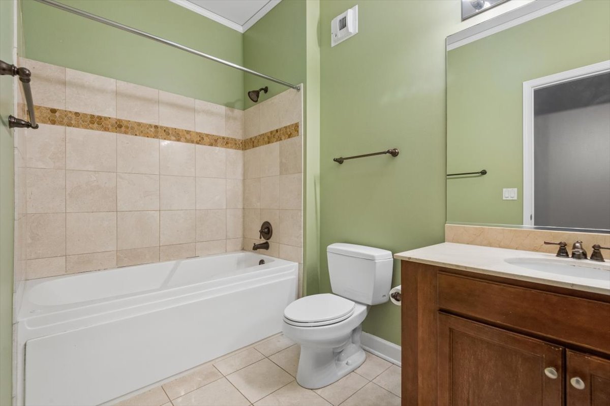 450 E Waterside Drive Unit: 206