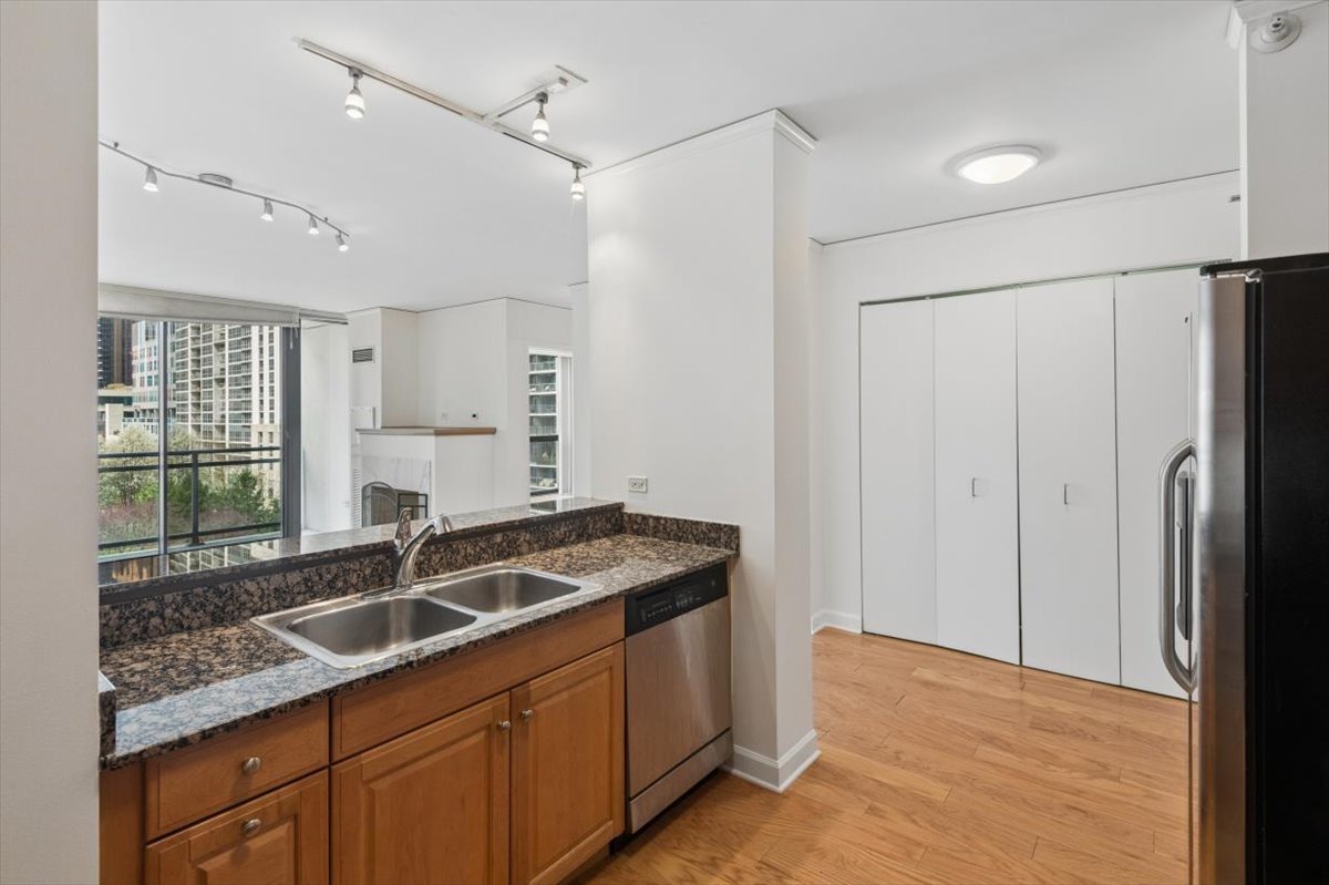 201 N WESTSHORE Drive Unit: 503