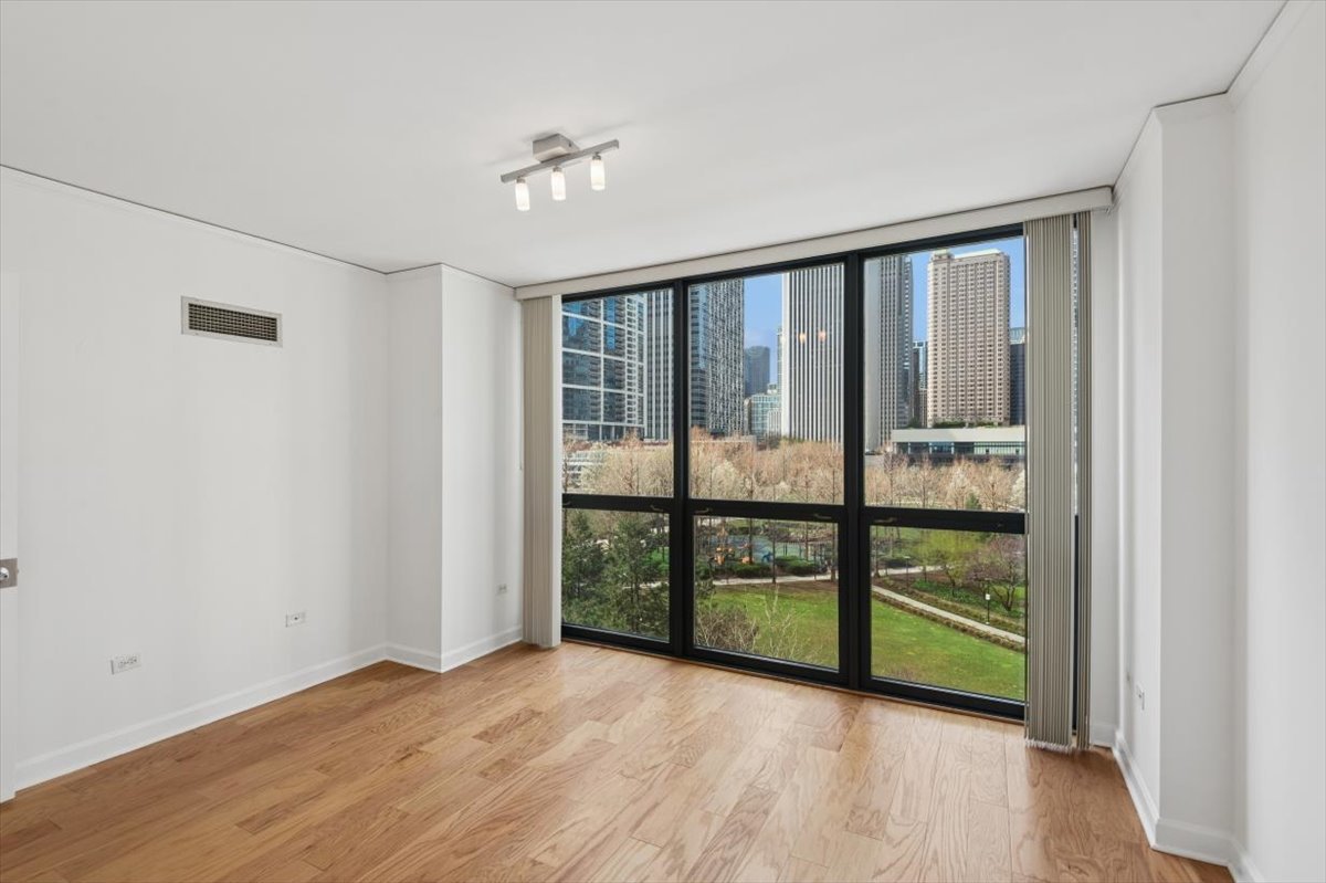 201 N WESTSHORE Drive Unit: 503