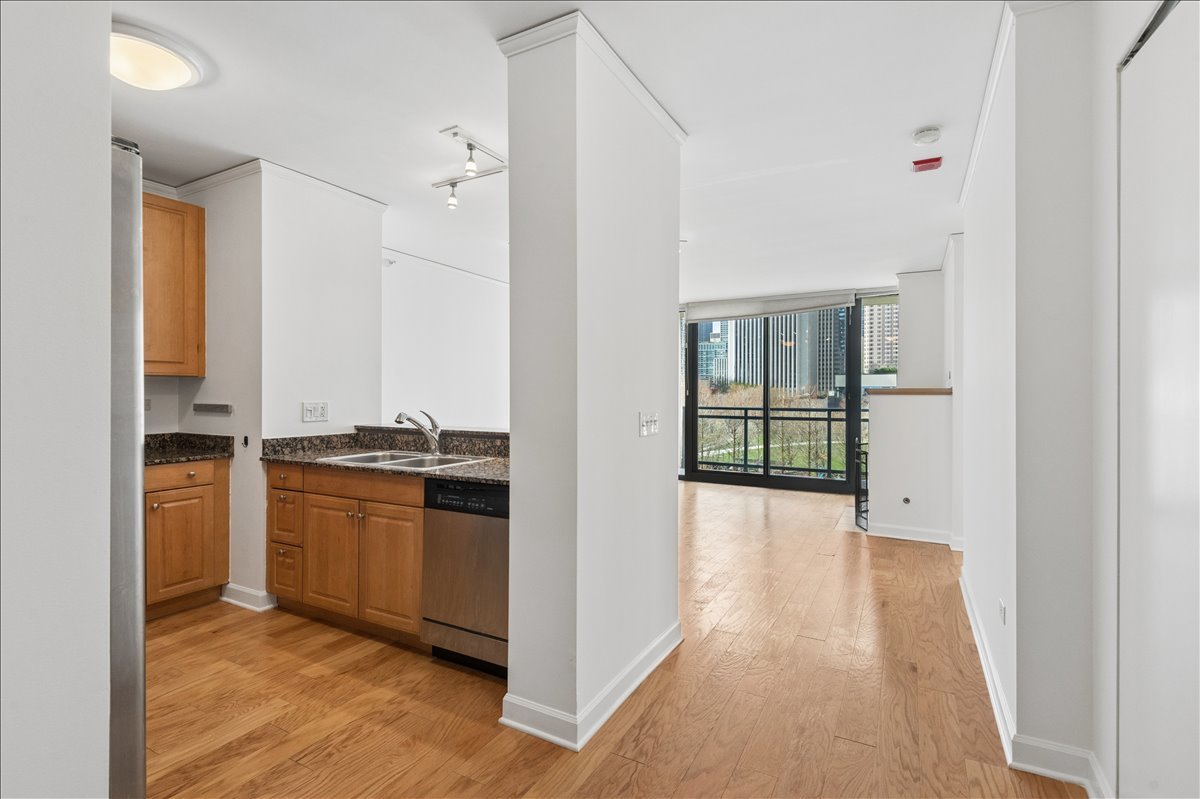 201 N WESTSHORE Drive Unit: 503