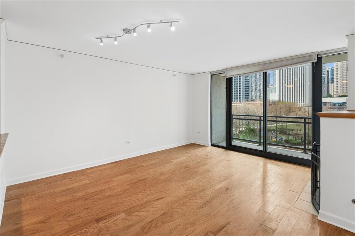 201 N WESTSHORE Drive Unit: 503