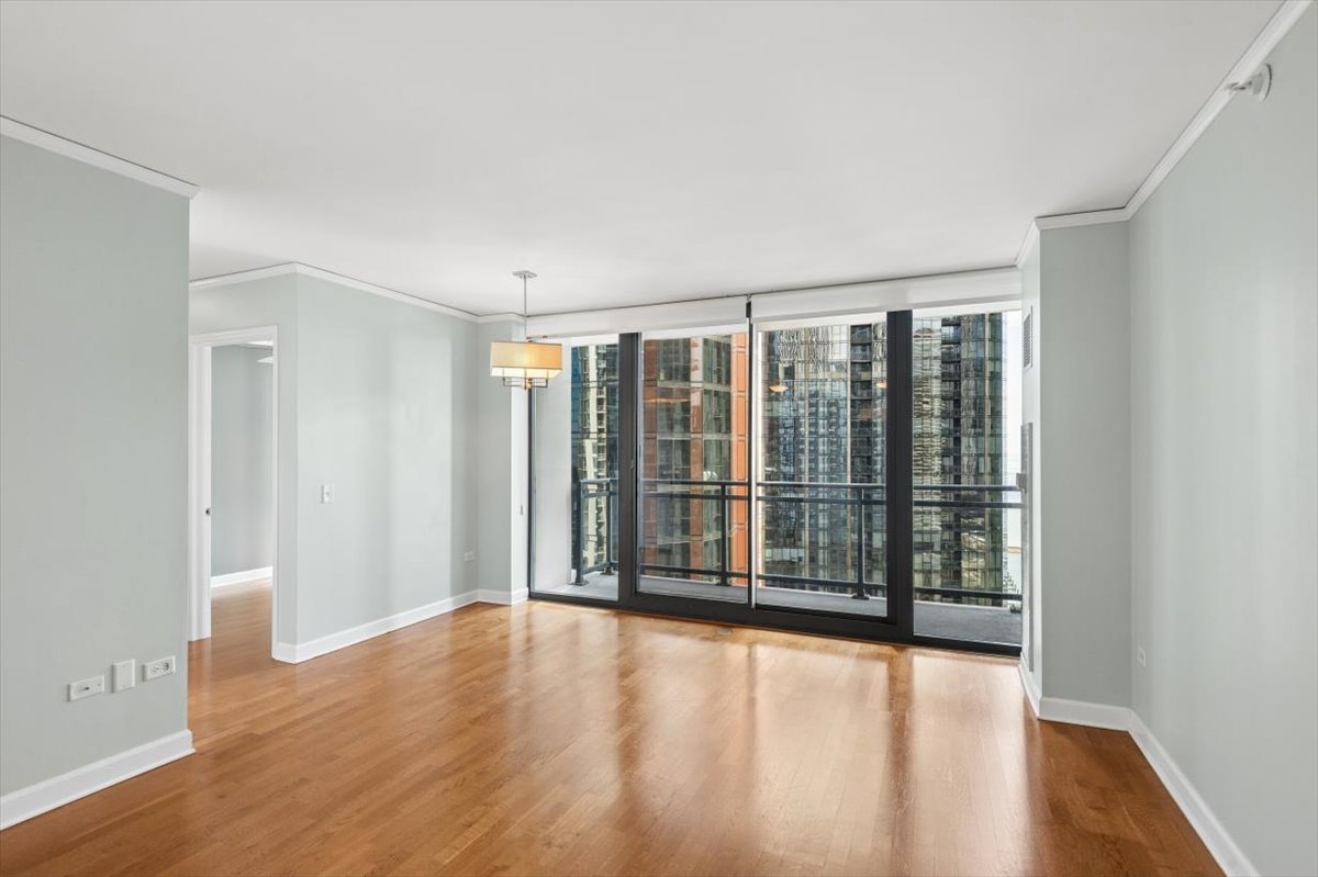201 N Westshore Drive Unit: 2204