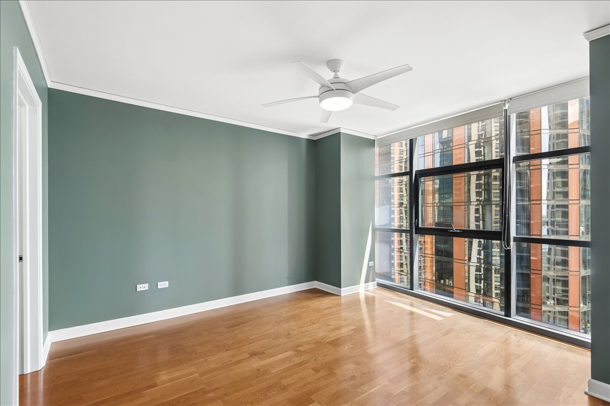 201 N Westshore Drive Unit: 2204