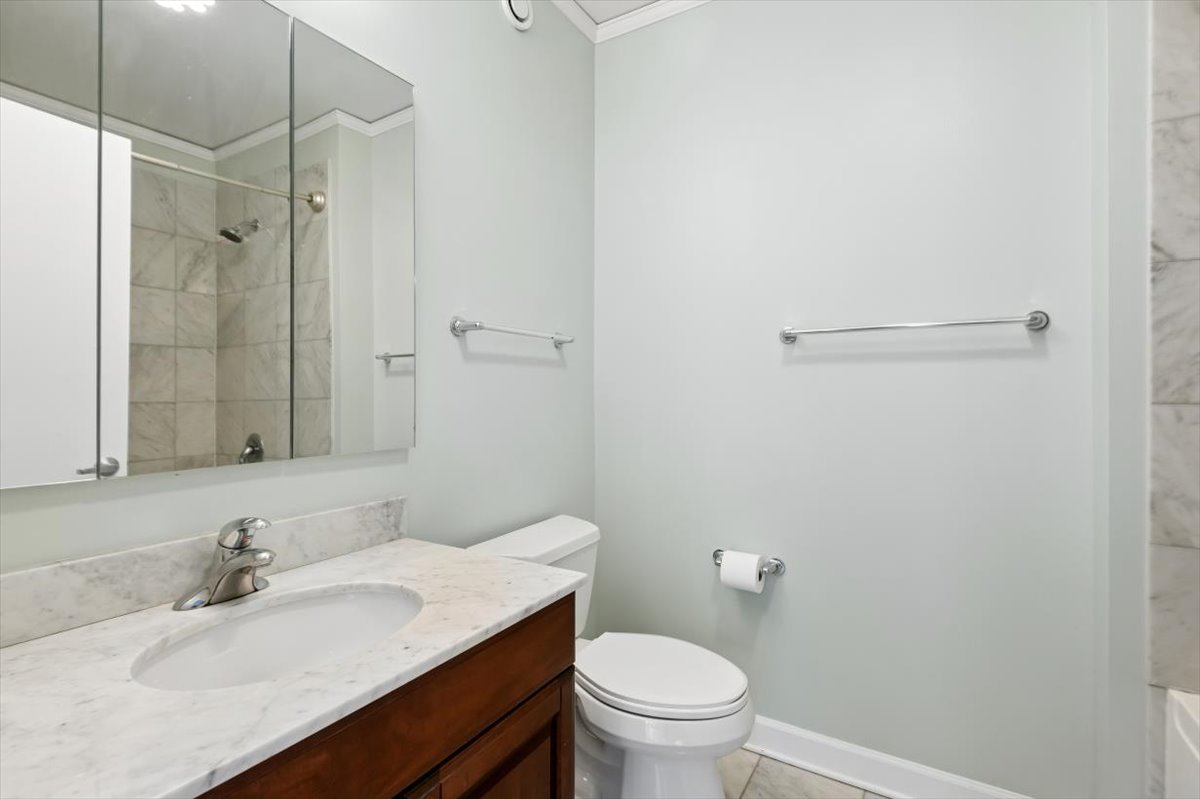 201 N Westshore Drive Unit: 2204