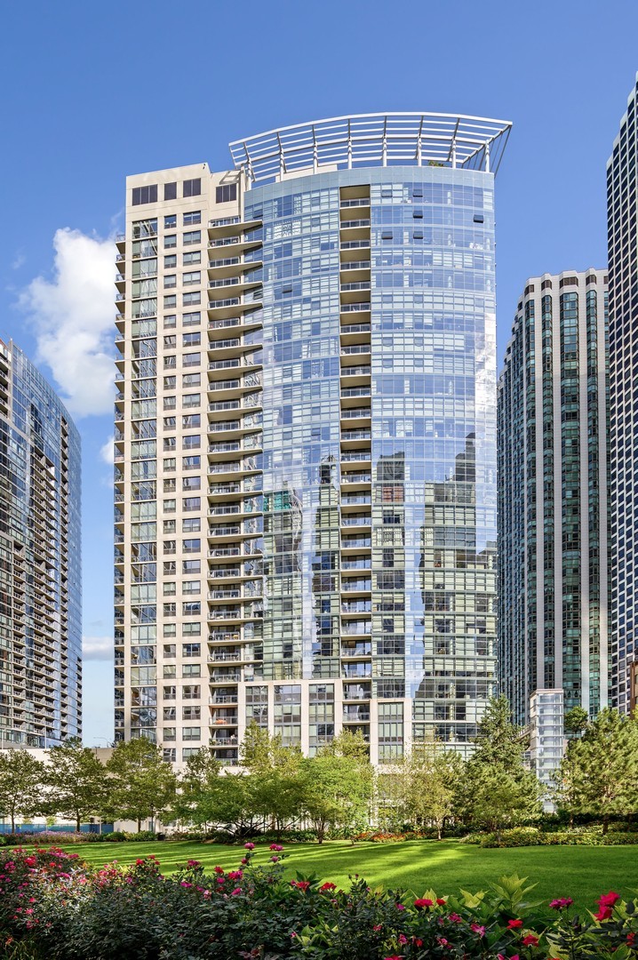 201 N Westshore Drive Unit: 2204
