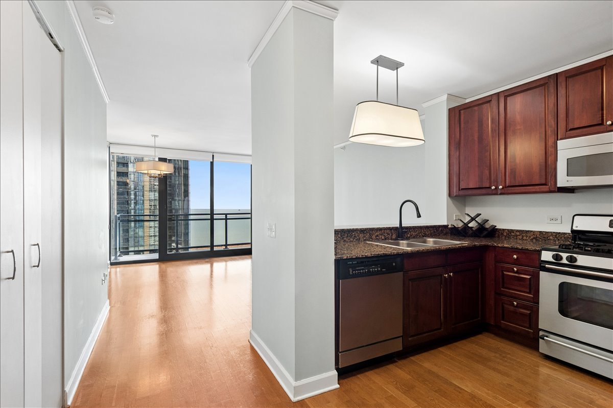 201 N Westshore Drive Unit: 2204