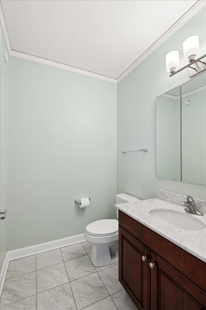 201 N Westshore Drive Unit: 2204