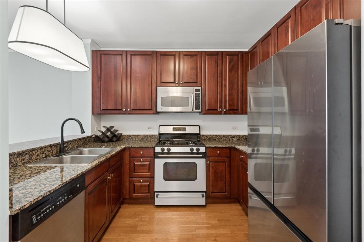 201 N Westshore Drive Unit: 2204