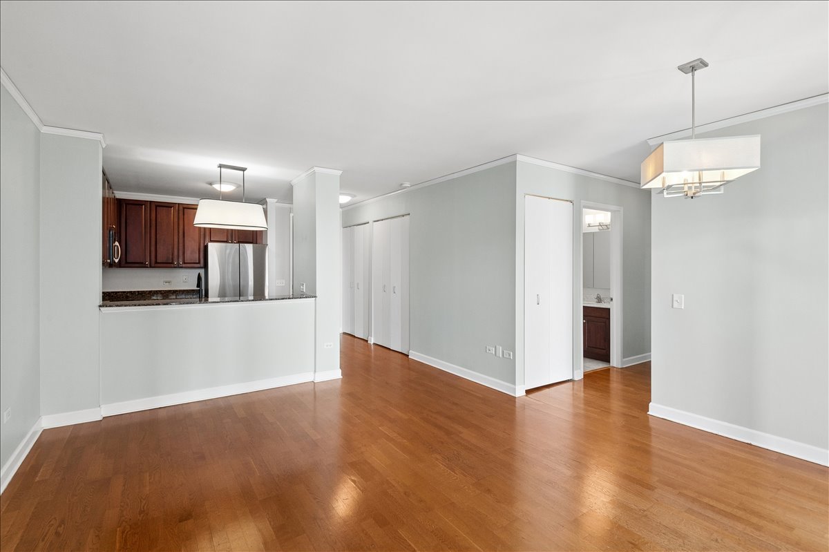 201 N Westshore Drive Unit: 2204