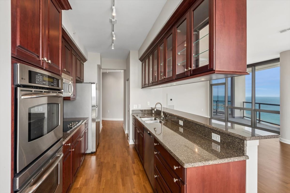 1235 S Prairie Avenue Unit: 3504