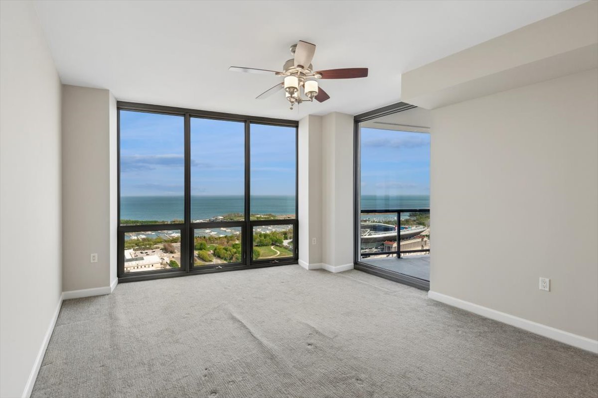 1235 S Prairie Avenue Unit: 3504