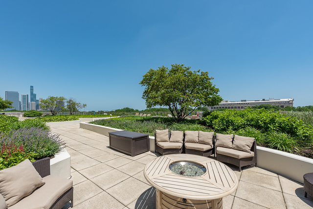 1235 S Prairie Avenue Unit: 3504