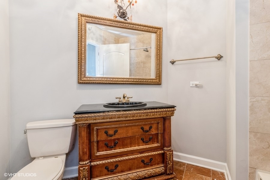 420 E Waterside Drive Unit: 2214