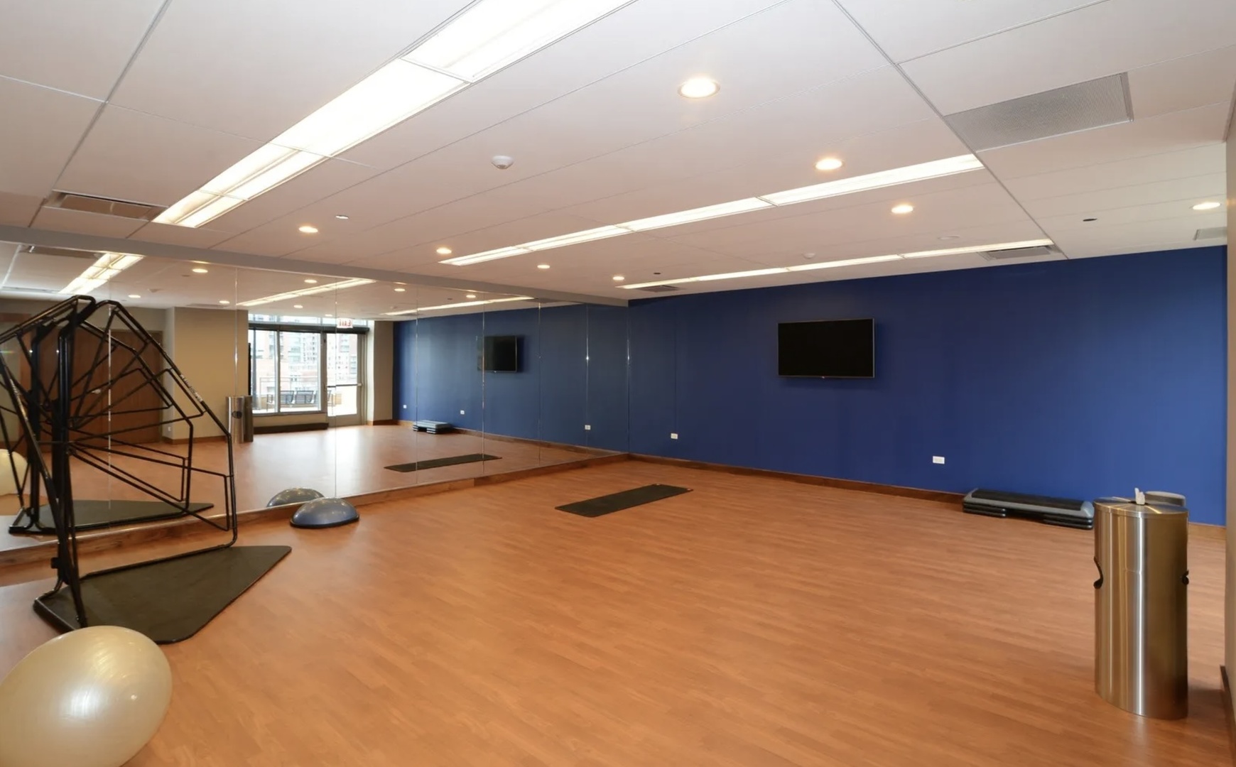 420 E WATERSIDE Drive Unit: 1111