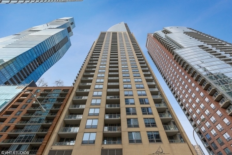 420 E WATERSIDE Drive Unit: 1111