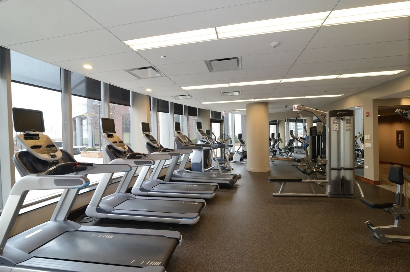 420 E WATERSIDE Drive Unit: 1111