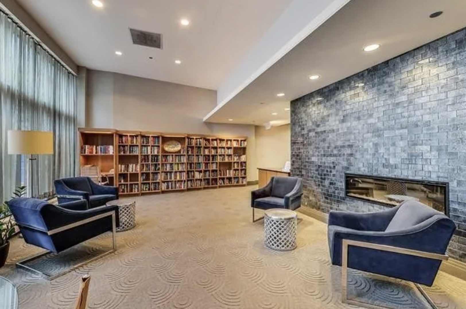 420 E WATERSIDE Drive Unit: 1111