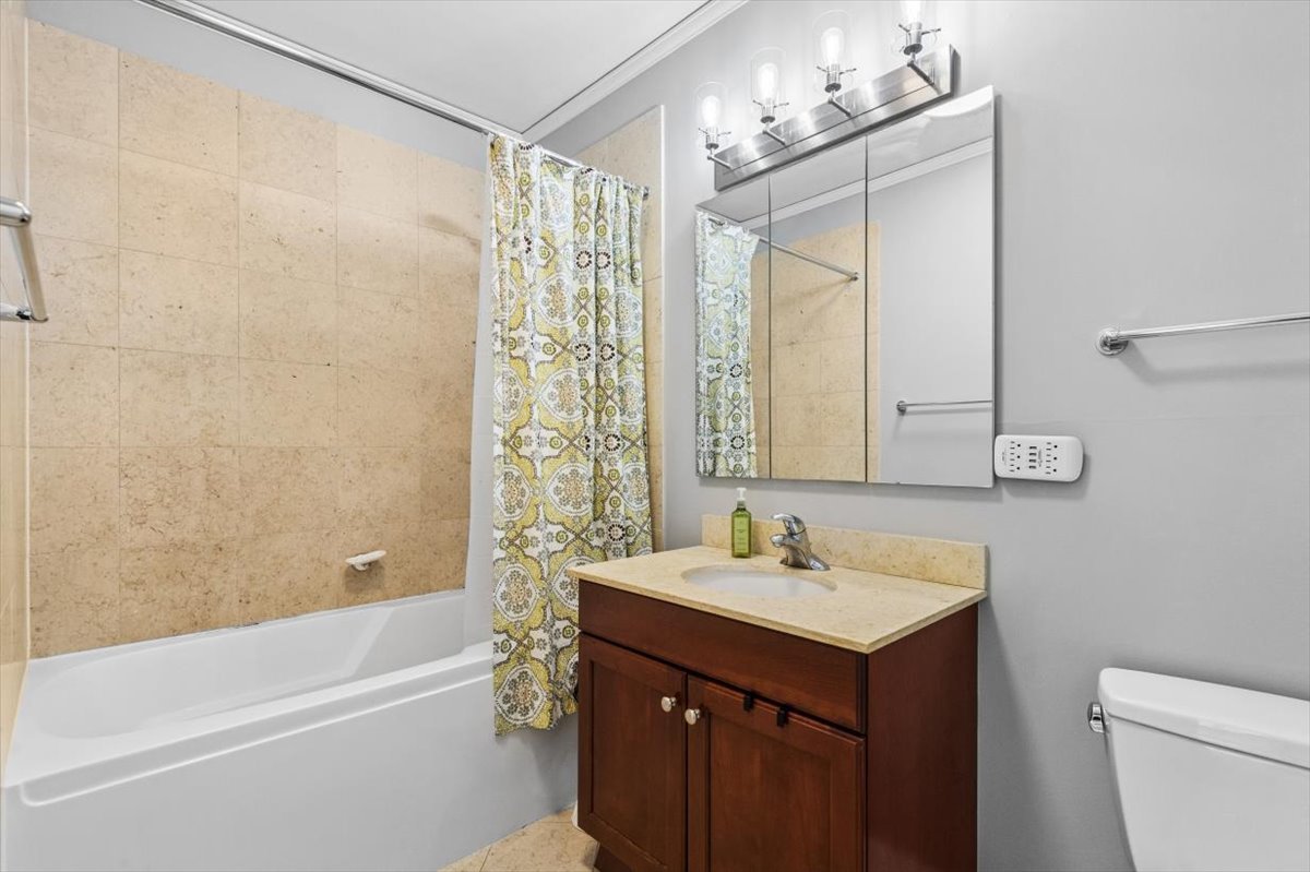 201 N WESTSHORE Drive Unit: 903