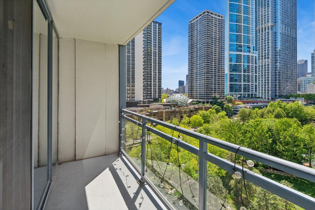 201 N WESTSHORE Drive Unit: 903