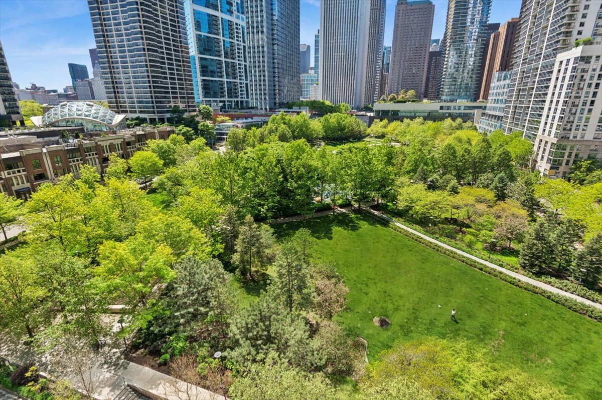 201 N WESTSHORE Drive Unit: 903