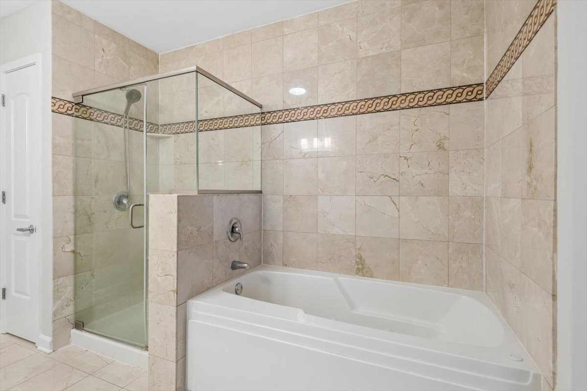 420 E WATERSIDE Drive Unit: 2214