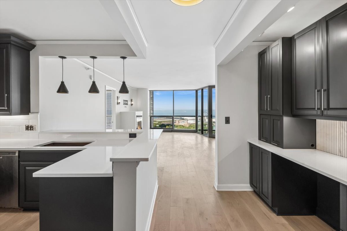 420 E WATERSIDE Drive Unit: 2214