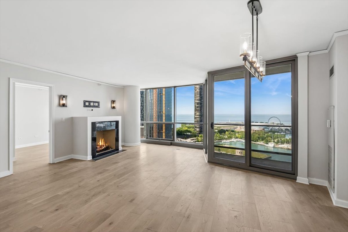 420 E WATERSIDE Drive Unit: 2214