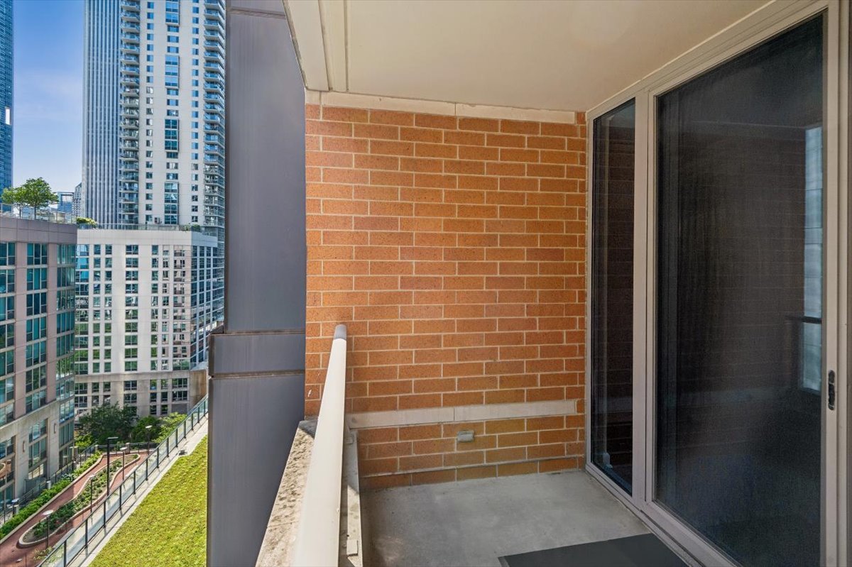 420 E Waterside Drive Unit: 807