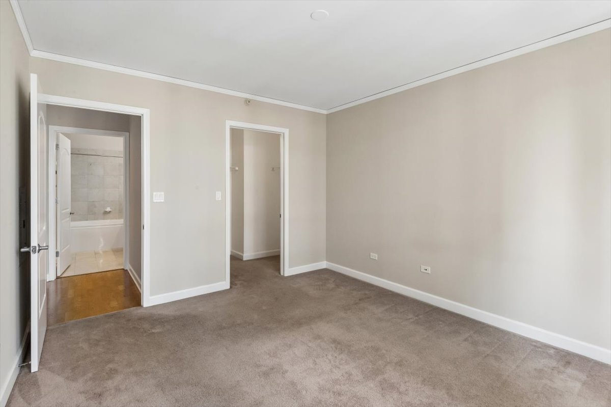 420 E Waterside Drive Unit: 807