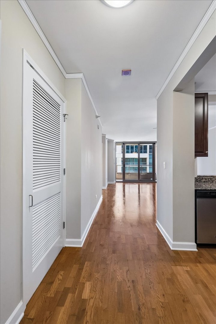 420 E Waterside Drive Unit: 807