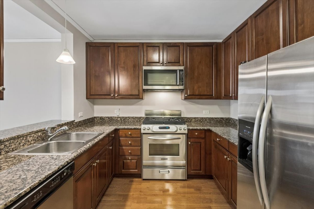 420 E Waterside Drive Unit: 807