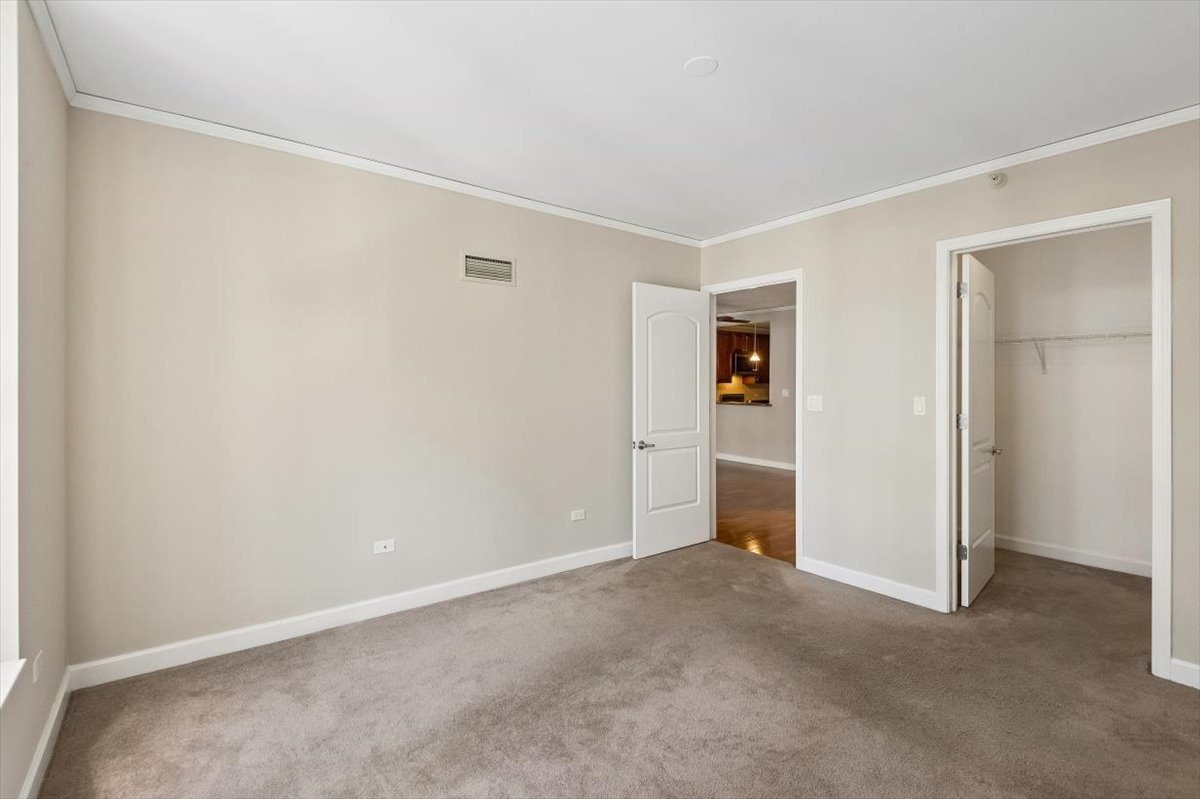 420 E Waterside Drive Unit: 807