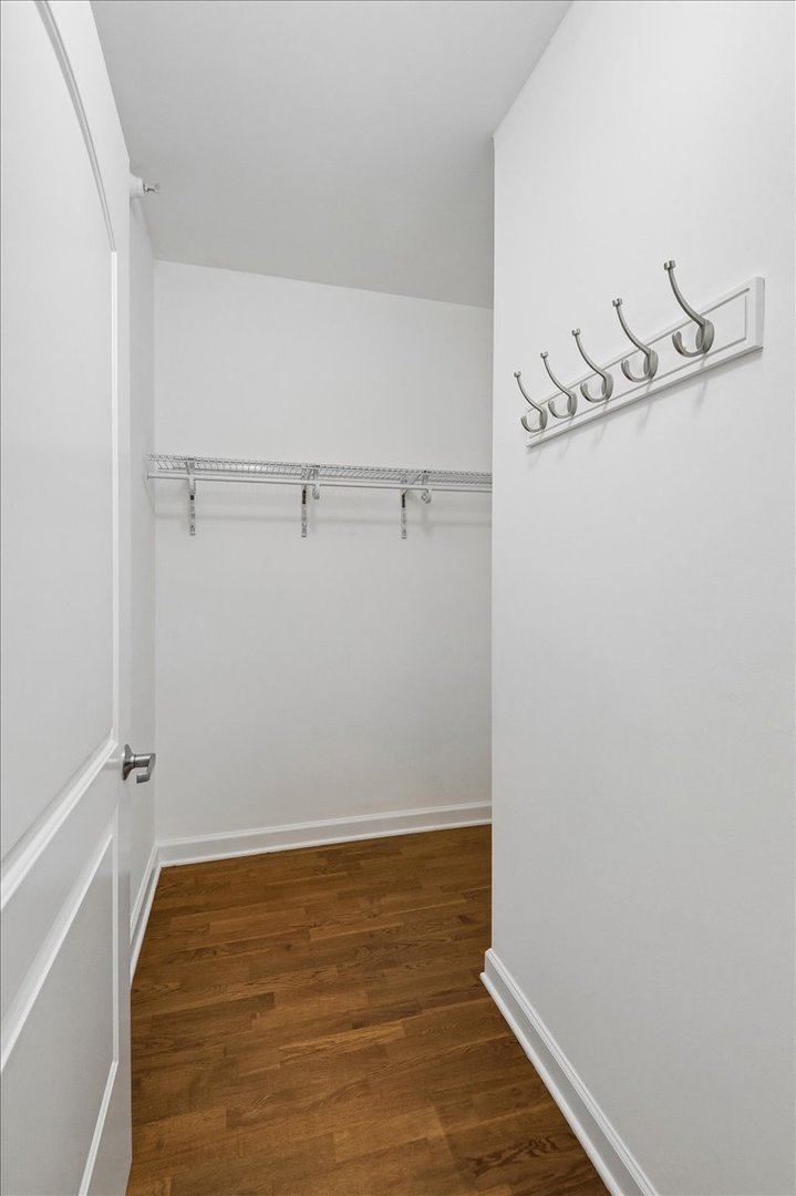 420 E Waterside Drive Unit: 807