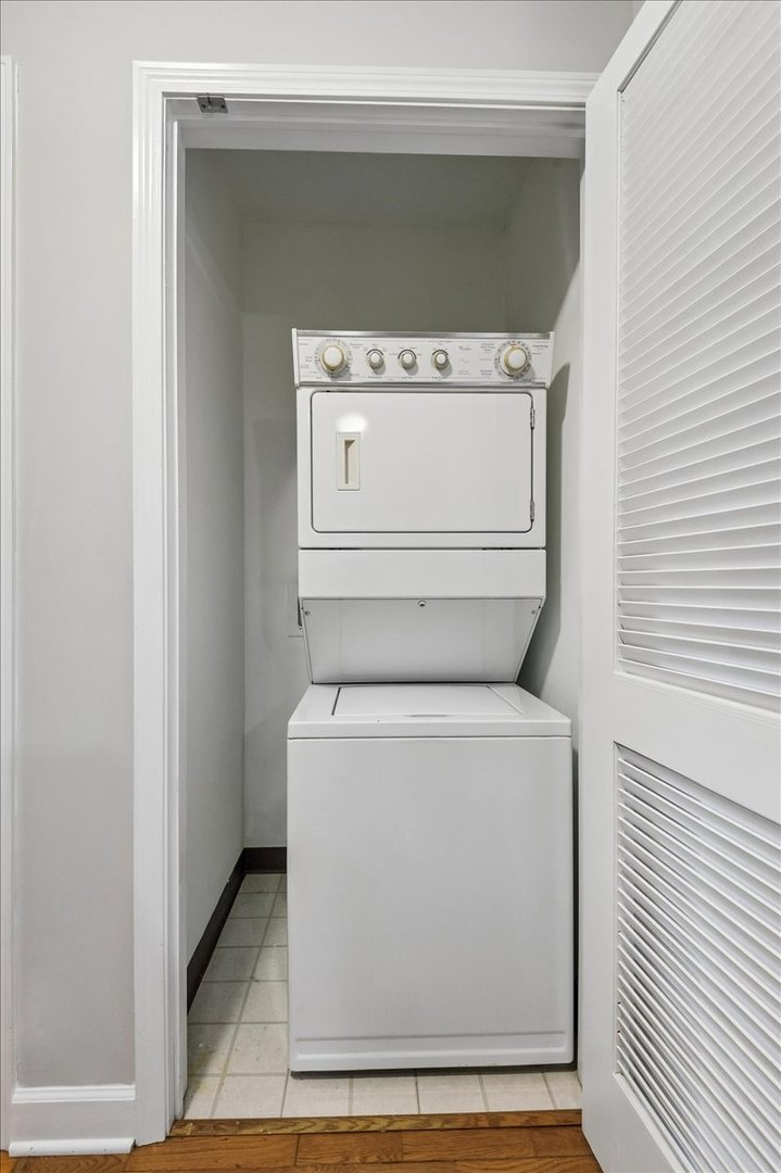 420 E Waterside Drive Unit: 807