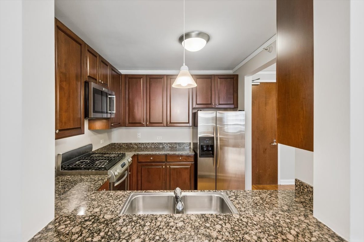 420 E Waterside Drive Unit: 807