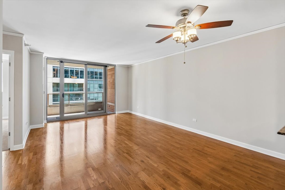 420 E Waterside Drive Unit: 807