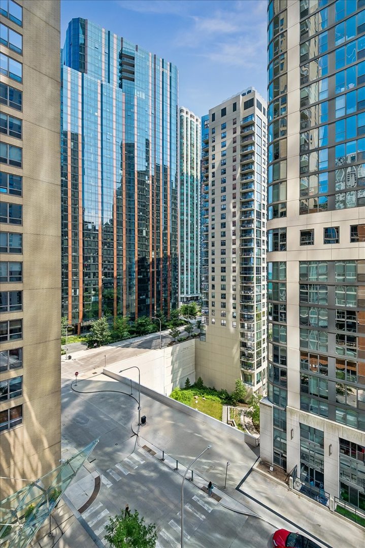 420 E Waterside Drive Unit: 807