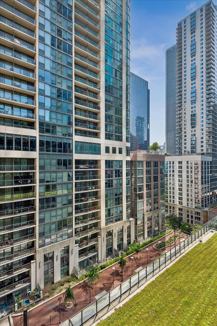 420 E Waterside Drive Unit: 807