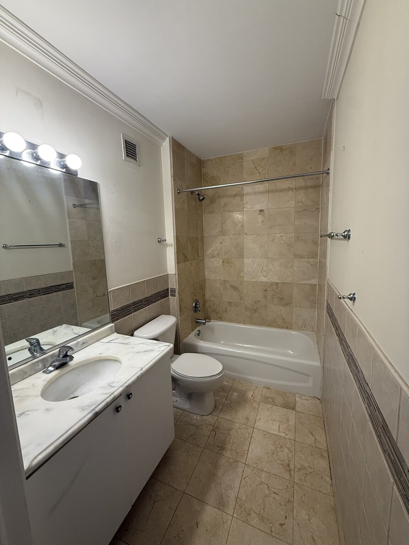 630 N State Street Unit: 1808