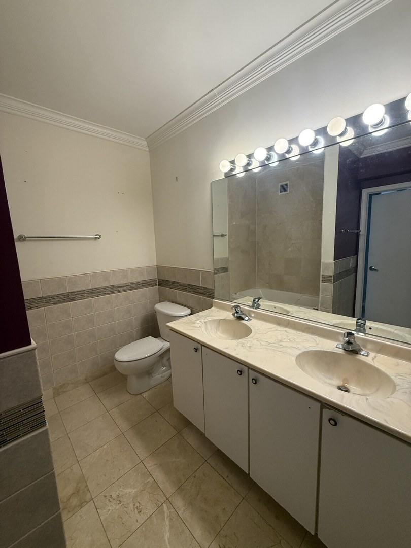 630 N State Street Unit: 1808