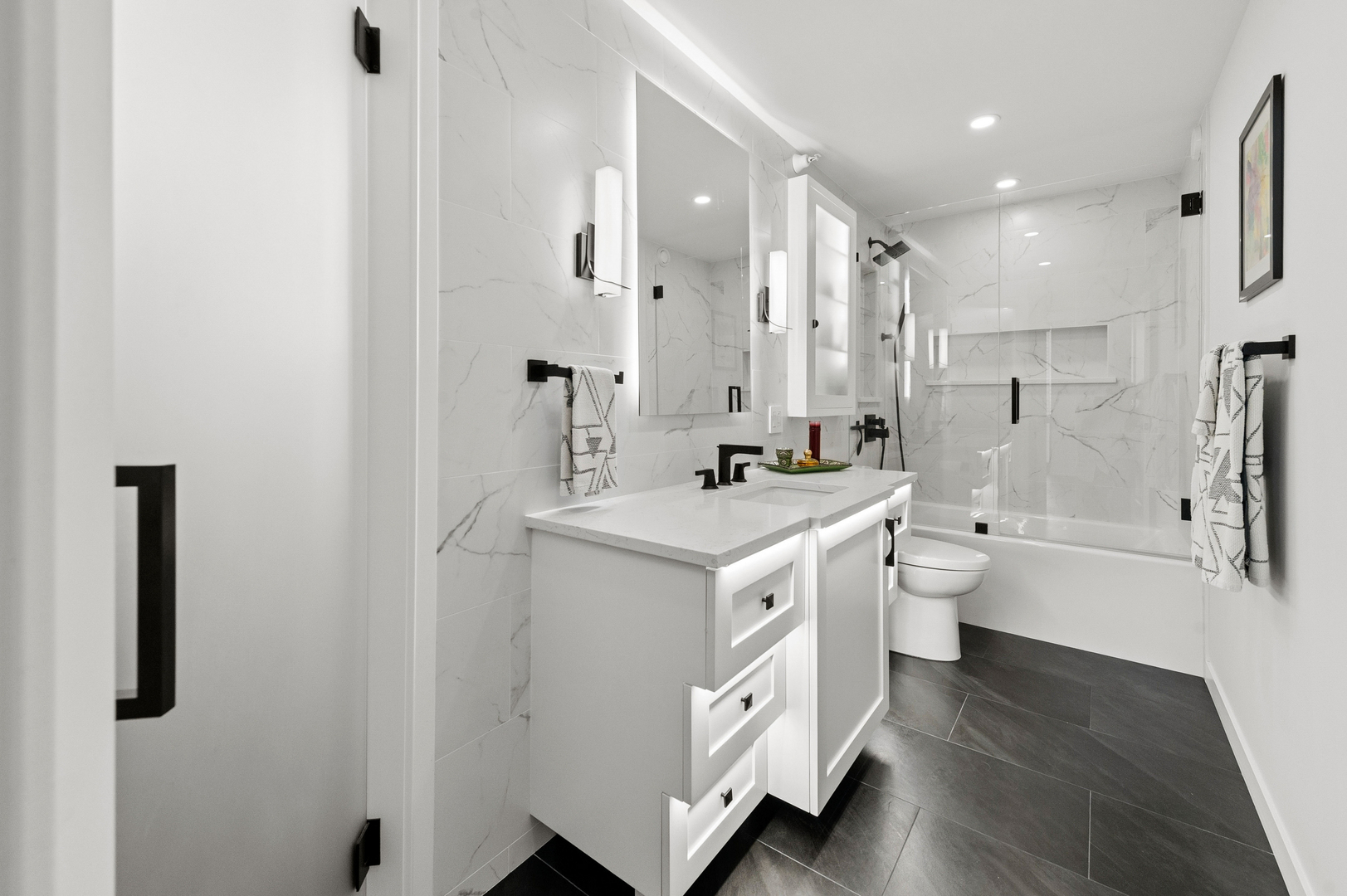 195 N HARBOR Drive Unit: 2408