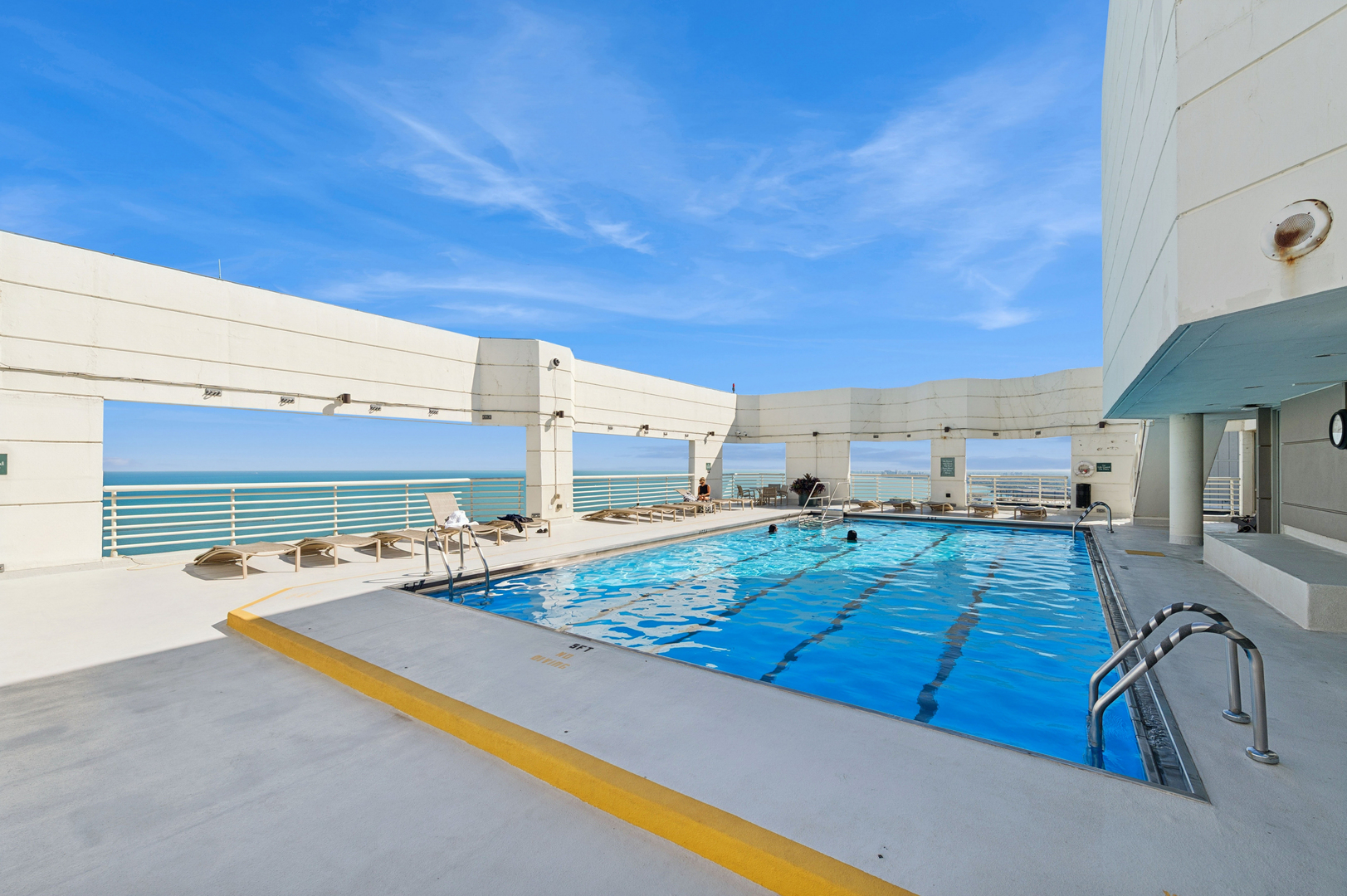 195 N HARBOR Drive Unit: 2408
